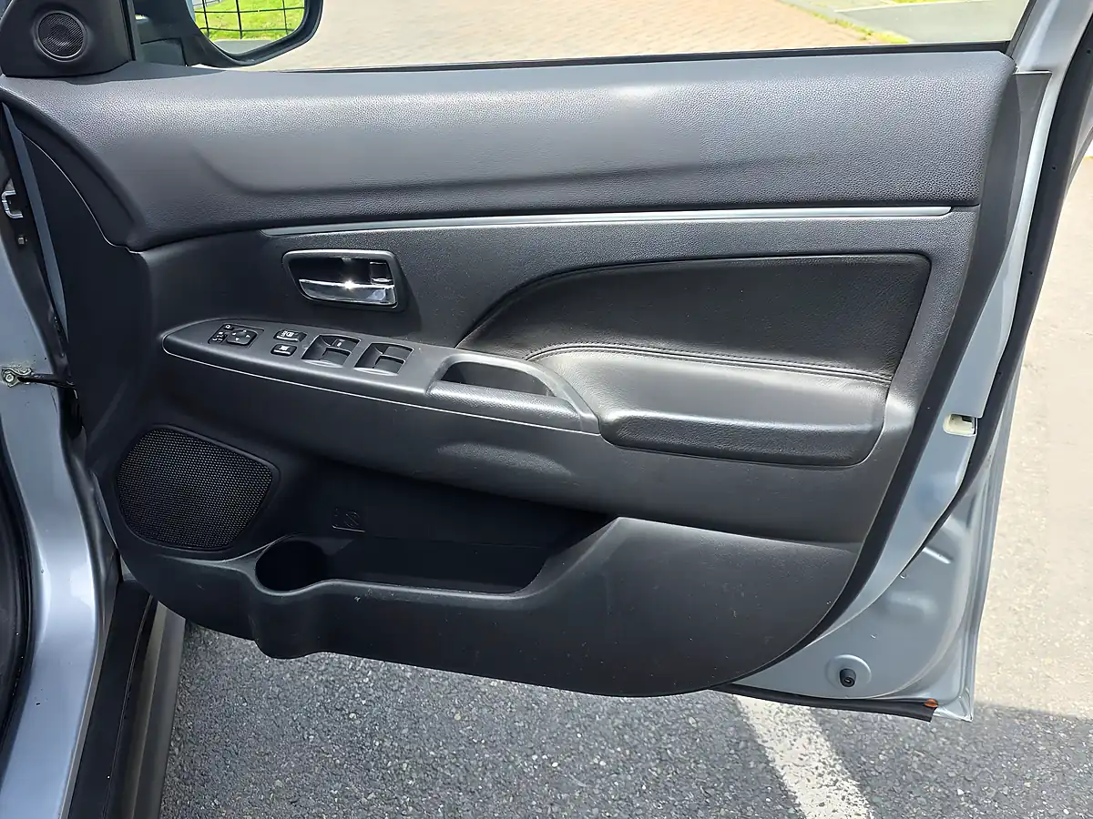 Used 2012 Mitsubishi Asx 4 4WD Silver - Interior and Exterior details 12