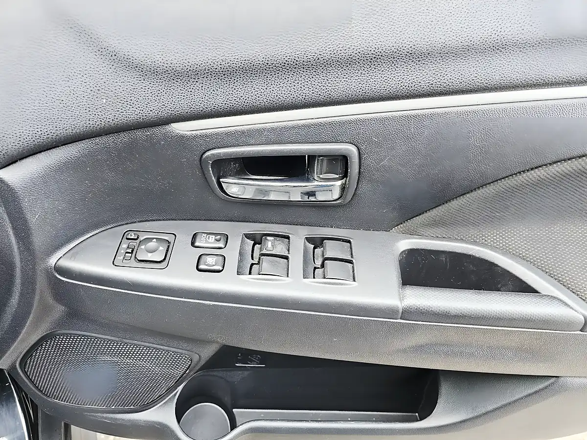 Used 2012 Mitsubishi Asx Attivo Clear Tec Black - Interior and Exterior details 14