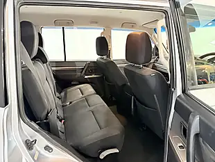 Used 2012 Mitsubishi Shogun SG2 Silver - Interior and Exterior details 14