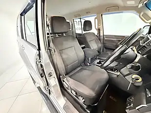 Used 2012 Mitsubishi Shogun SG2 Silver - Interior and Exterior details 15