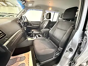 Used 2012 Mitsubishi Shogun SG2 Silver - Interior and Exterior details 19