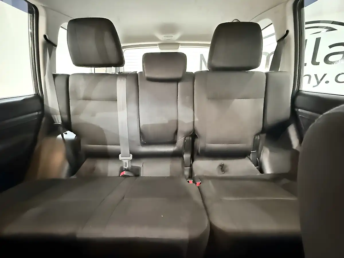 Used 2012 Mitsubishi Shogun SG2 Silver - Interior and Exterior details 20