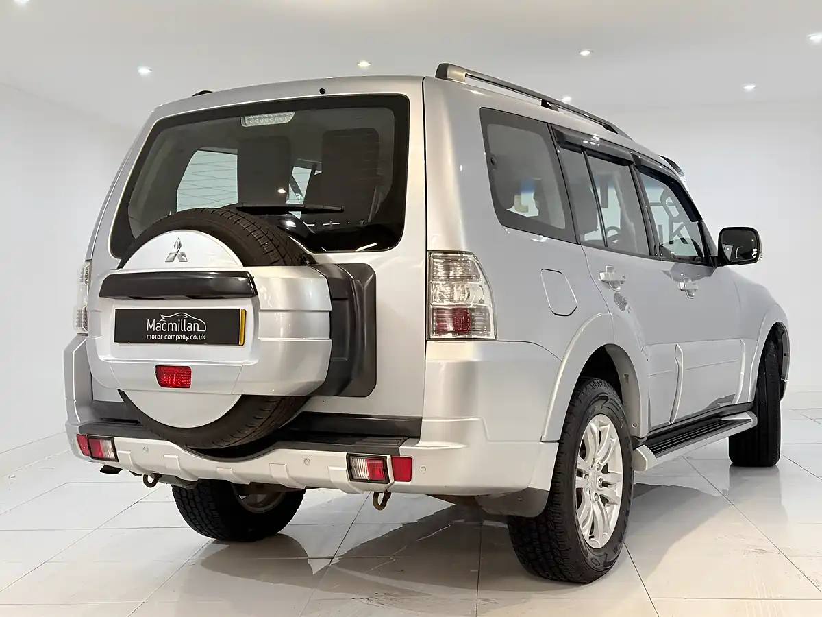Used 2012 Mitsubishi Shogun SG2 Silver - Interior and Exterior details 9