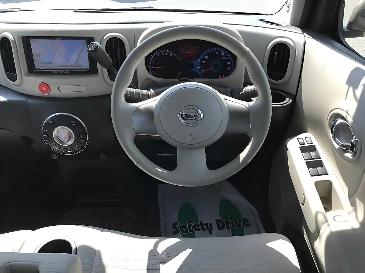 Used 2012 Nissan Cube 15X V Selection Grey - Interior and Exterior details 12