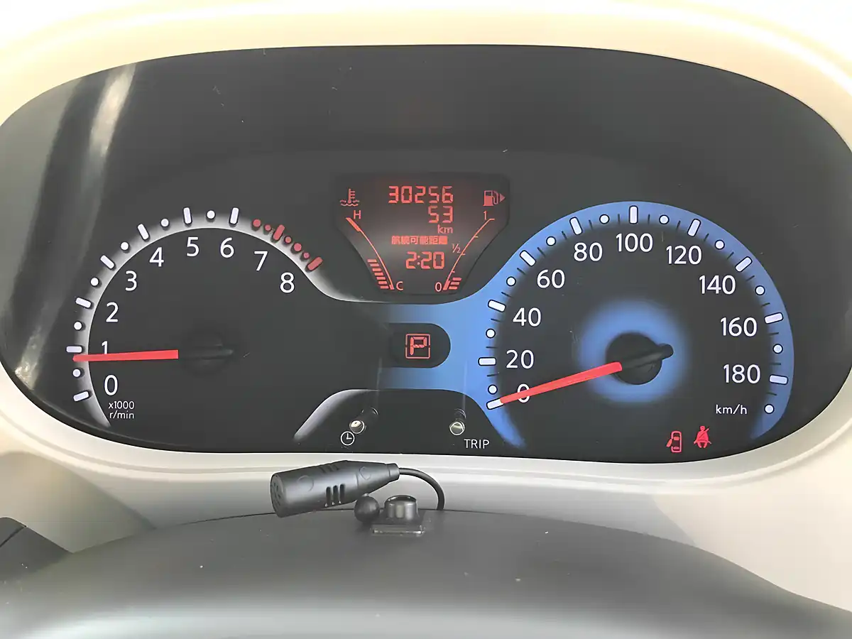 Used 2012 Nissan Cube 15X V Selection Grey - Interior and Exterior details 14
