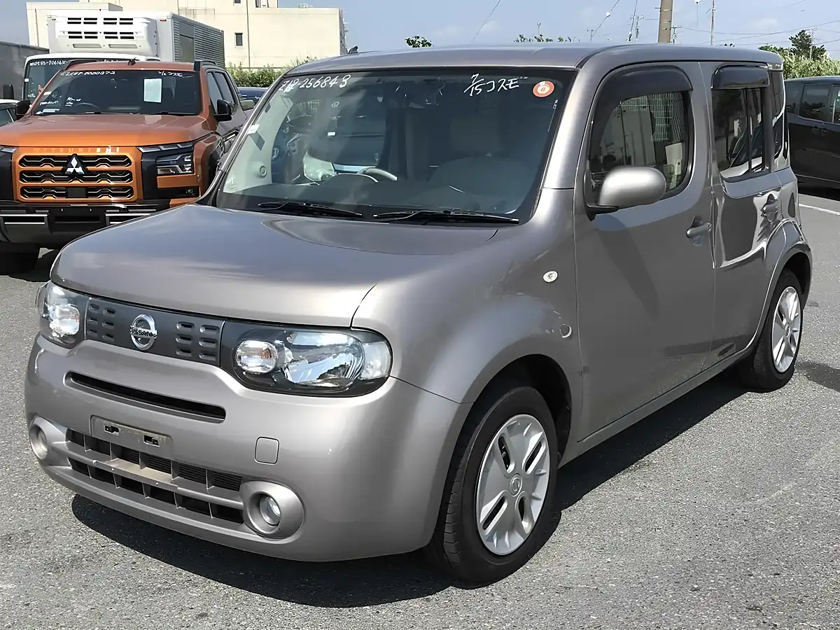 Used 2012 Nissan Cube 15X V Selection Grey - Interior and Exterior details 4