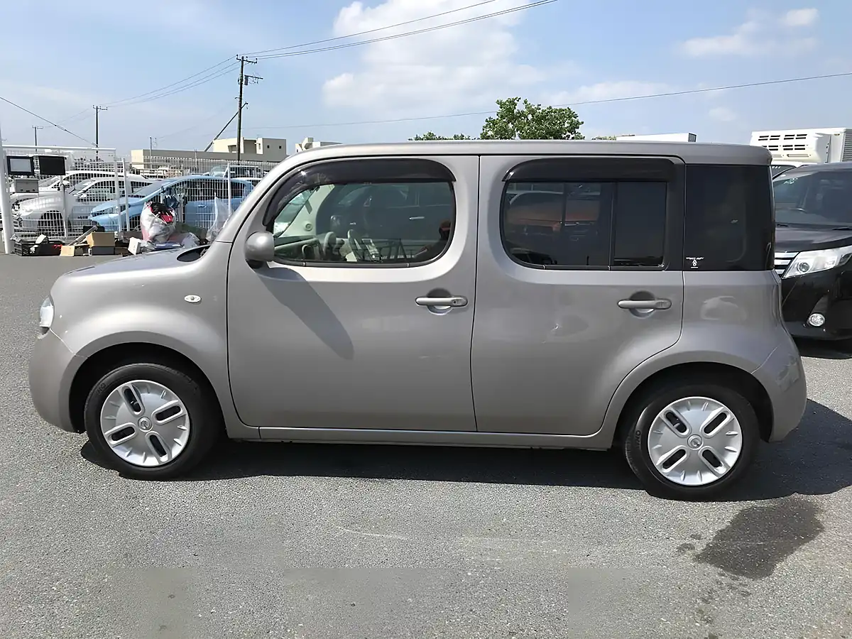 Used 2012 Nissan Cube 15X V Selection Grey - Interior and Exterior details 5