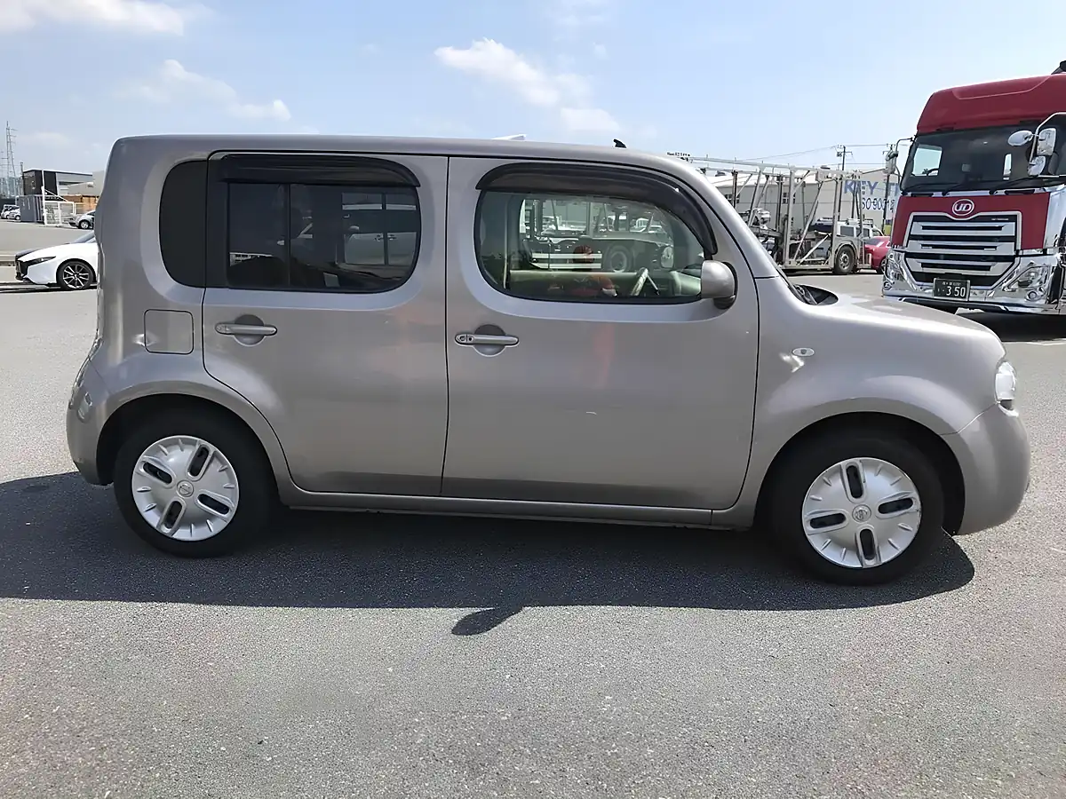 Used 2012 Nissan Cube 15X V Selection Grey - Interior and Exterior details 6