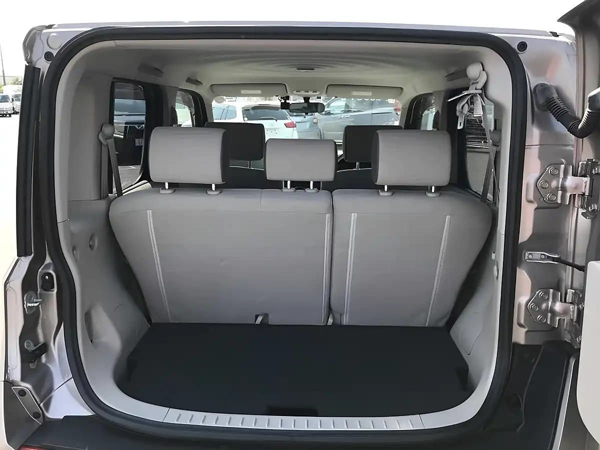 Used 2012 Nissan Cube 15X V Selection Grey - Interior and Exterior details 8