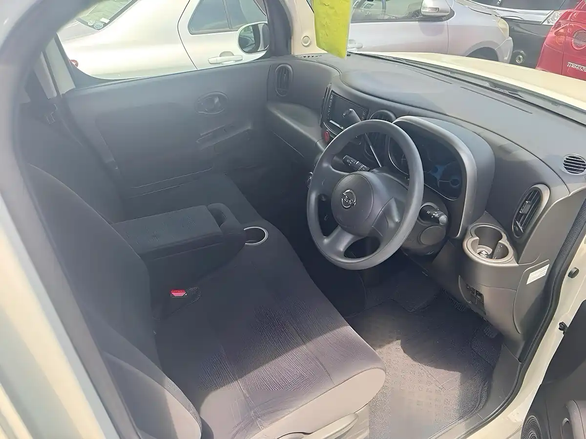 Used 2012 Nissan Cube 15X V Selection White - Interior and Exterior details 11