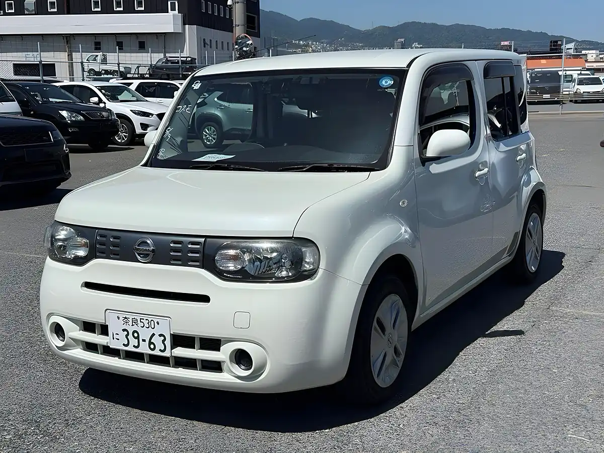 Used 2012 Nissan Cube 15X V Selection White - Interior and Exterior details 3