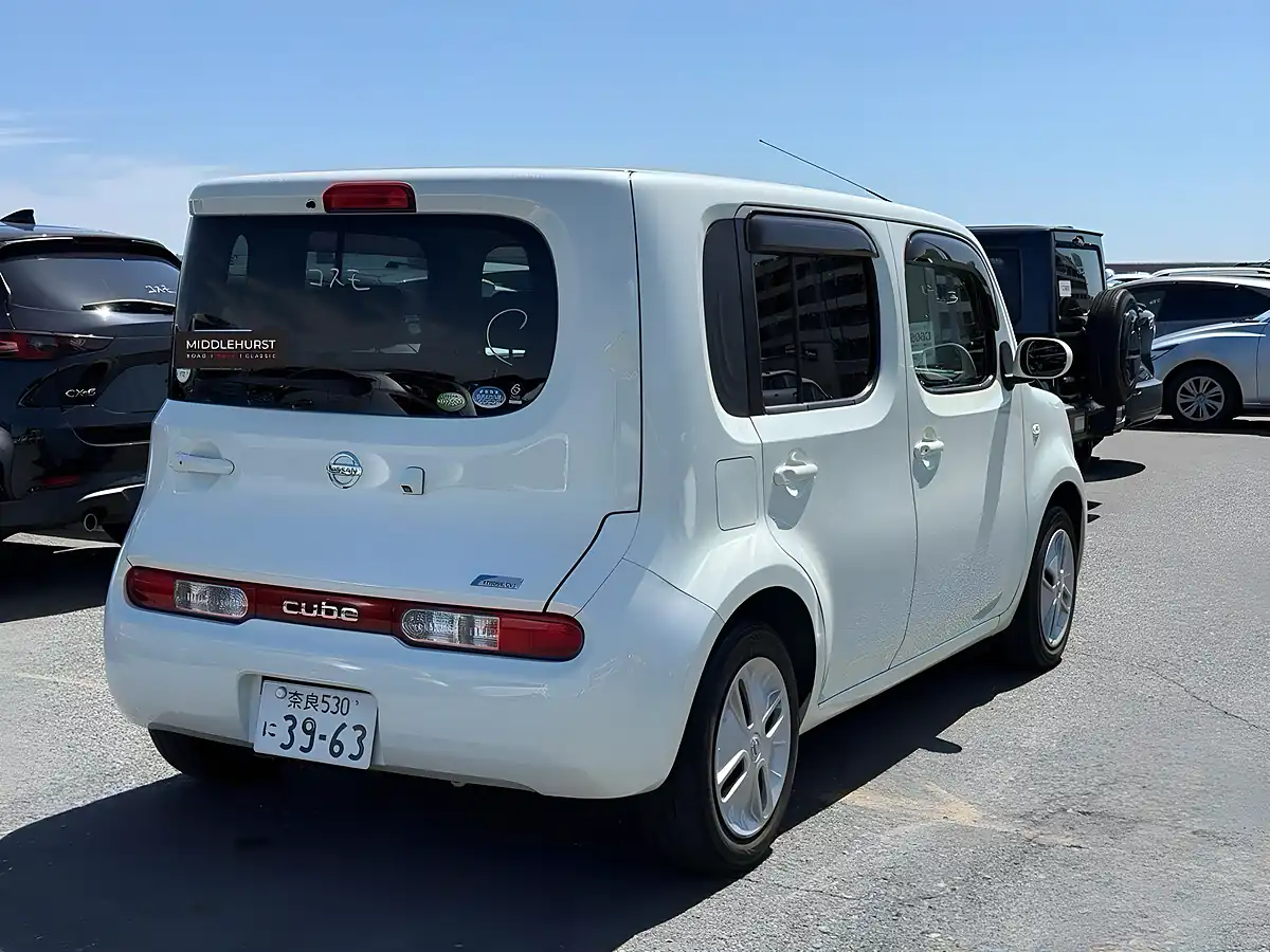 Used 2012 Nissan Cube 15X V Selection White - Interior and Exterior details 4