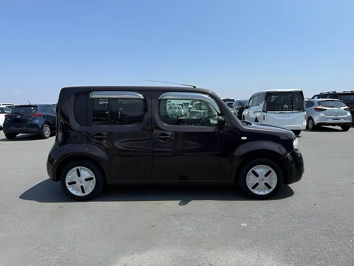 Used 2012 Nissan Cube Indigo Plus Plasma Brown - Interior and Exterior details 6