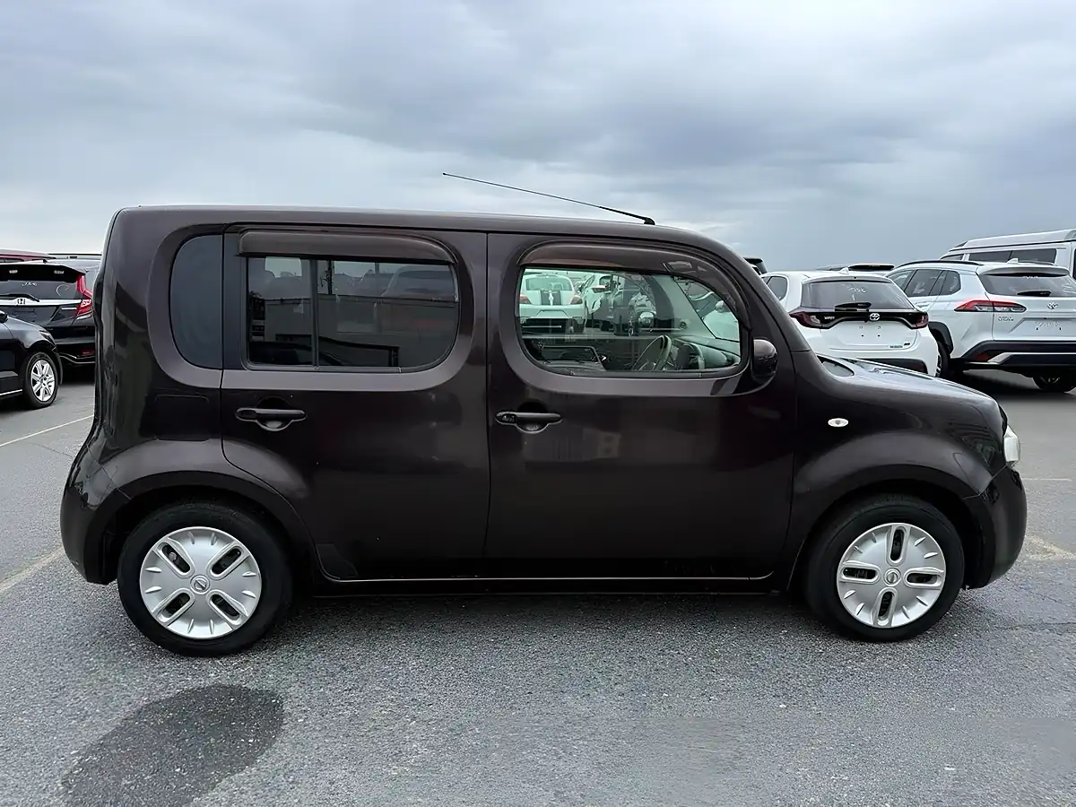 Used 2012 Nissan Cube Indigo Plus Plasma Brown - Interior and Exterior details 10