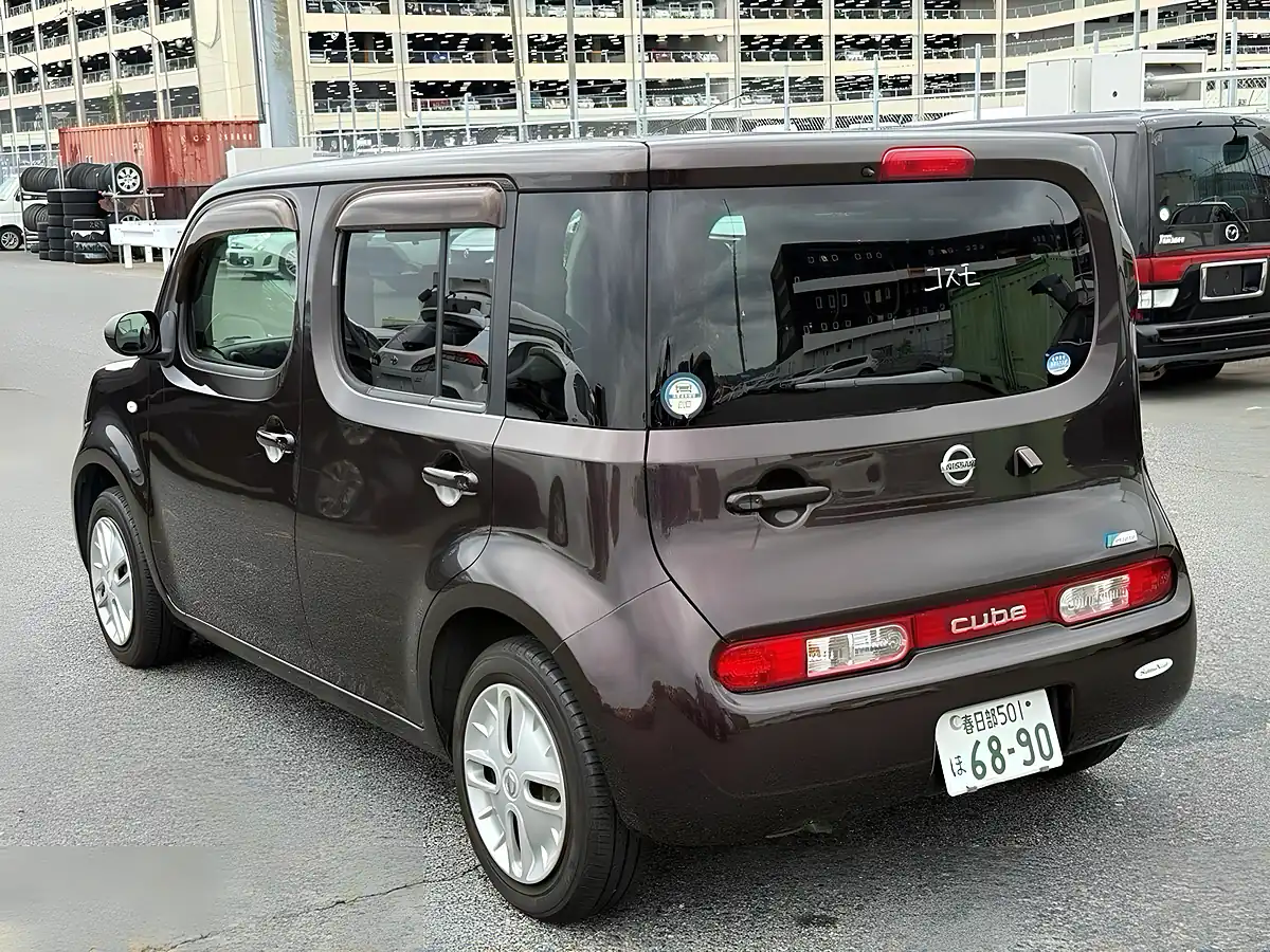 Used 2012 Nissan Cube Indigo Plus Plasma Brown - Interior and Exterior details 3