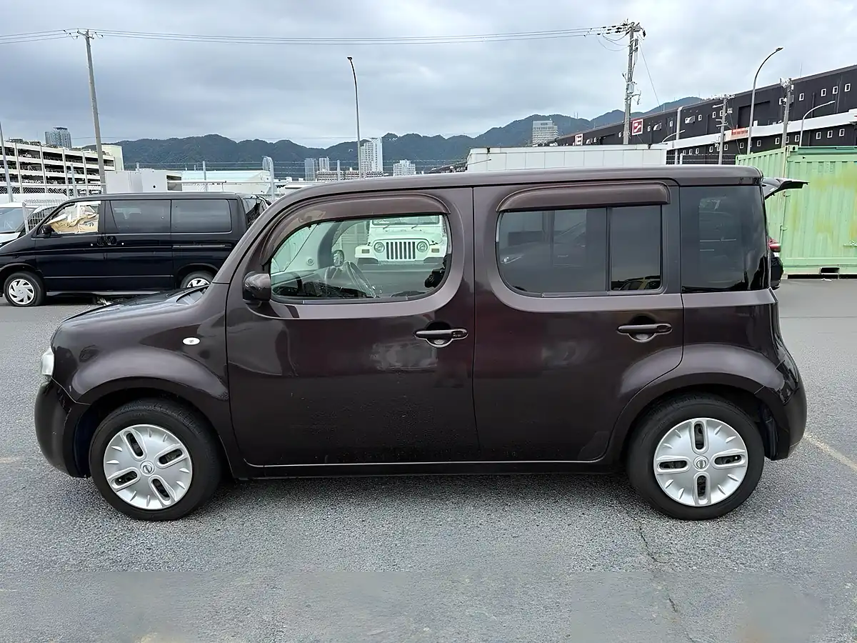 Used 2012 Nissan Cube Indigo Plus Plasma Brown - Interior and Exterior details 5