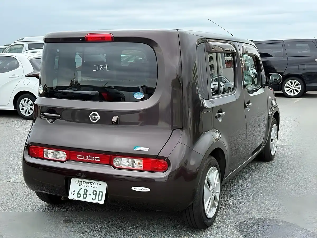 Used 2012 Nissan Cube Indigo Plus Plasma Brown - Interior and Exterior details 9
