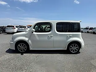 Used 2012 Nissan Cube Rider Black Line White - Interior and Exterior details 6