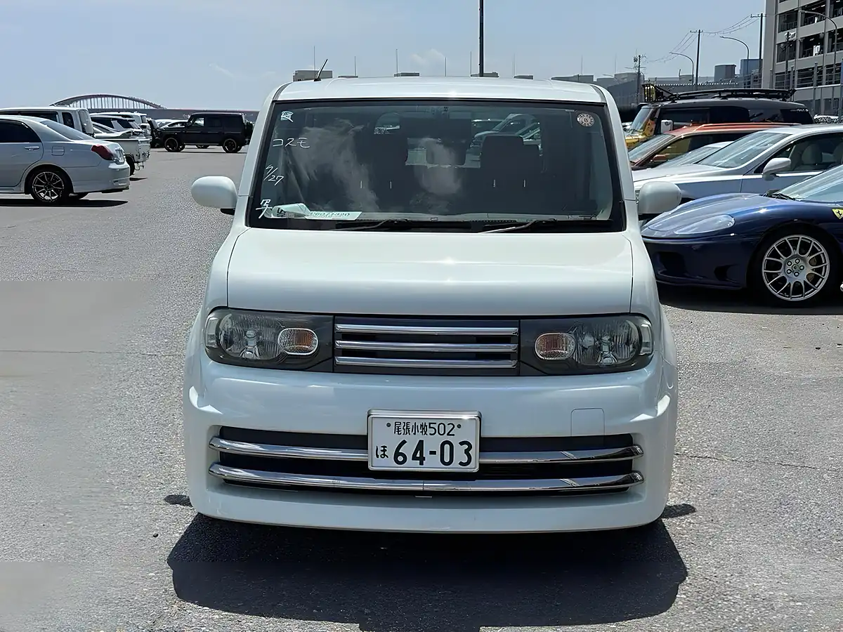 Used 2012 Nissan Cube Rider Black Line White - Interior and Exterior details 8