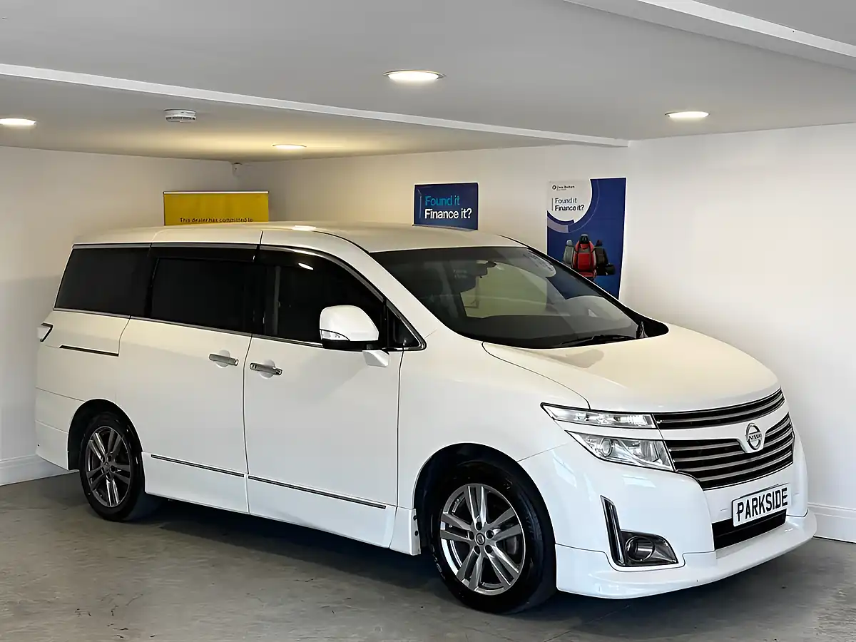 Used 2012 Nissan Elgrand Highway Star White - Front View