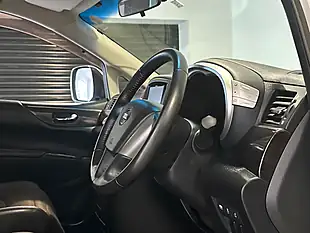 Used 2012 Nissan Elgrand Highway Star White - Interior and Exterior details 2