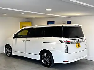 Used 2012 Nissan Elgrand Highway Star White - Interior and Exterior details 4