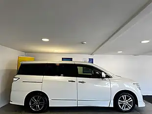 Used 2012 Nissan Elgrand Highway Star White - Interior and Exterior details 5