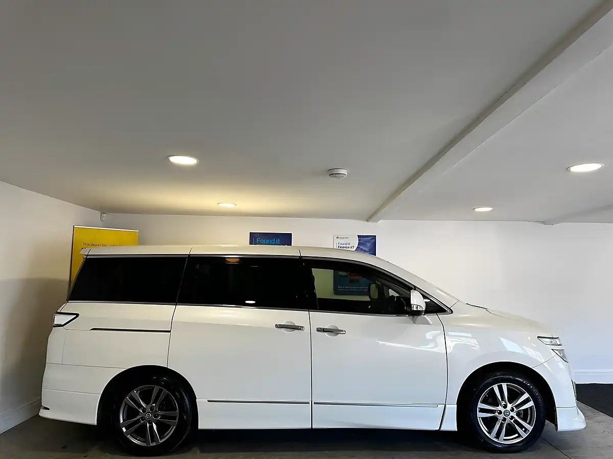 Used 2012 Nissan Elgrand Highway Star White - Interior and Exterior details 5
