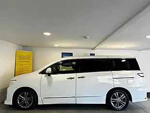 Used 2012 Nissan Elgrand Highway Star White - Interior and Exterior details 7