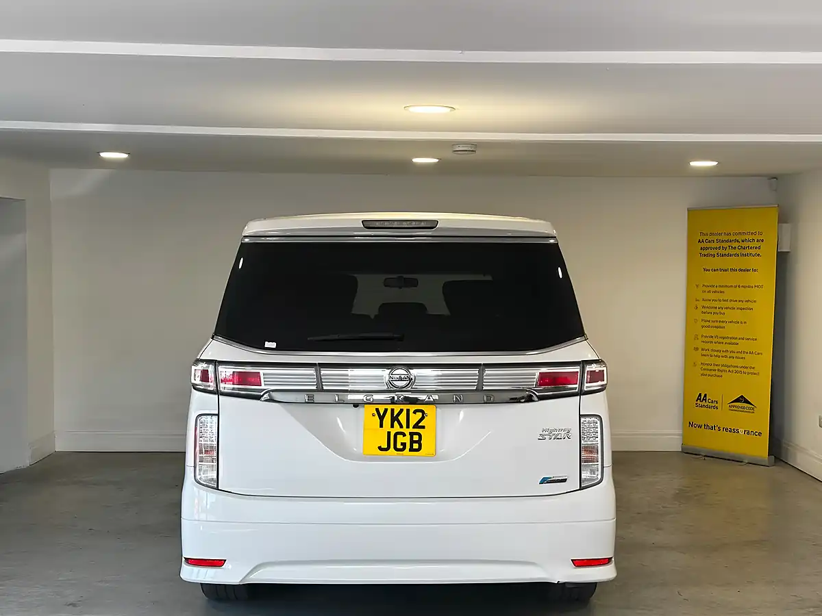 Used 2012 Nissan Elgrand Highway Star White - Interior and Exterior details 9