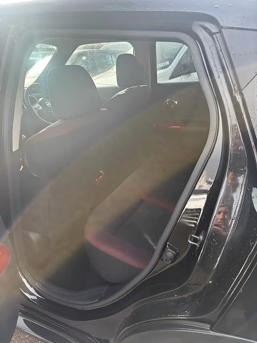 Used 2012 Nissan Juke Acenta Premium Black - Interior and Exterior details 6