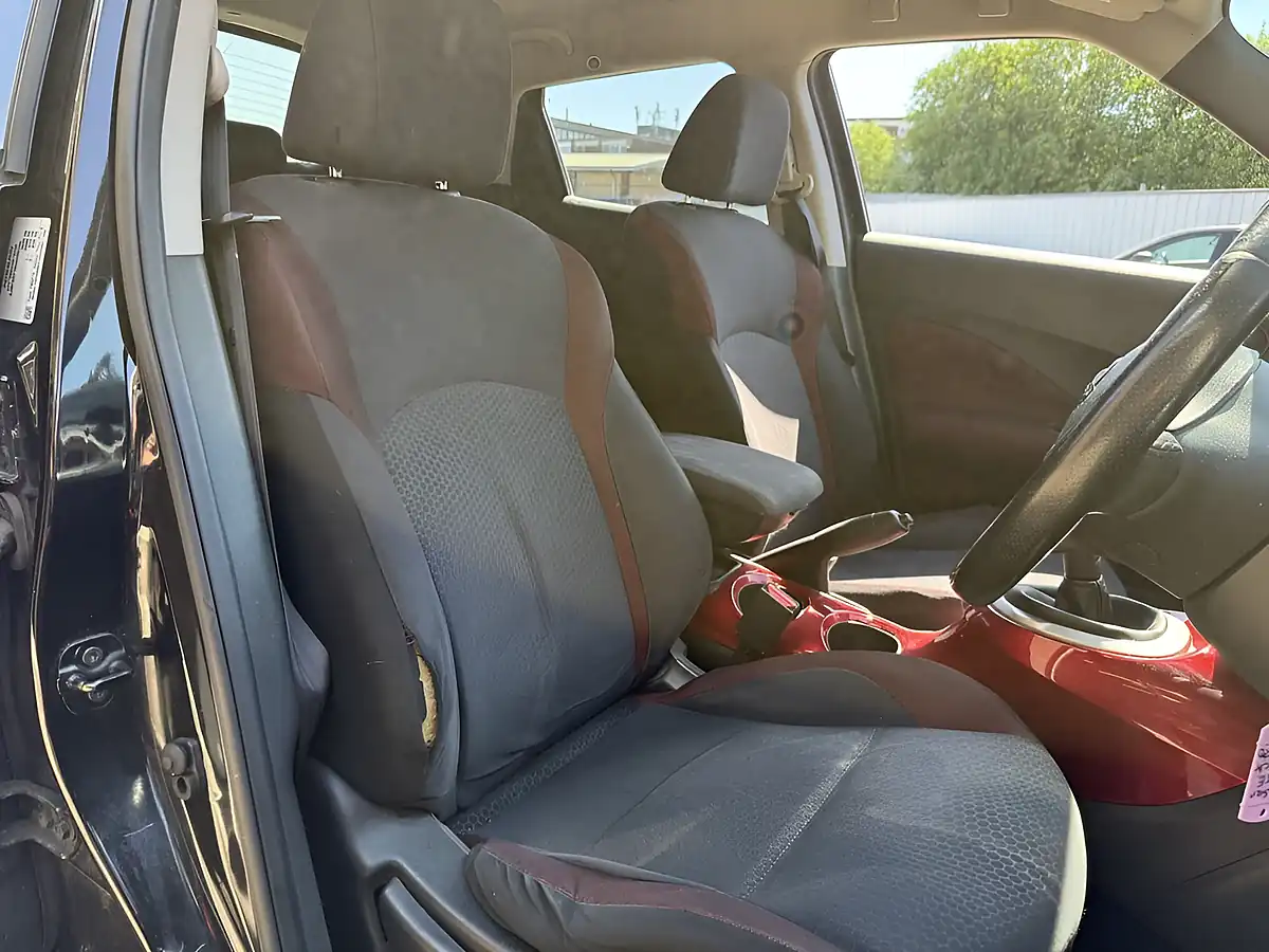 Used 2012 Nissan Juke Acenta Premium Black - Interior and Exterior details 9