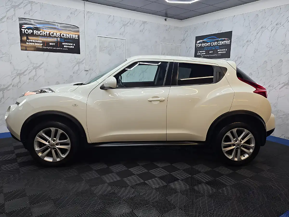 Used 2012 Nissan Juke Acenta Premium White - Interior and Exterior details 10