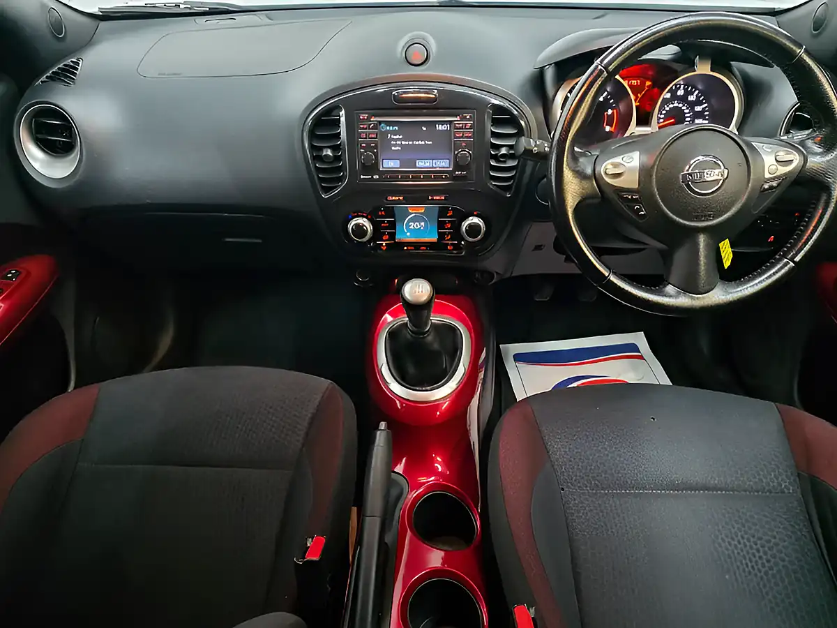 Used 2012 Nissan Juke Acenta Premium White - Interior and Exterior details 12