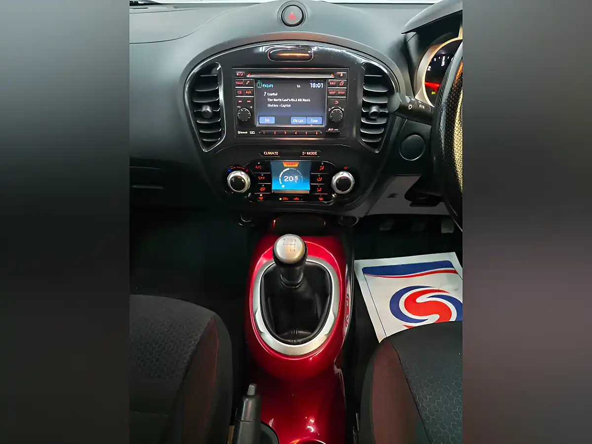 Used 2012 Nissan Juke Acenta Premium White - Interior and Exterior details 13