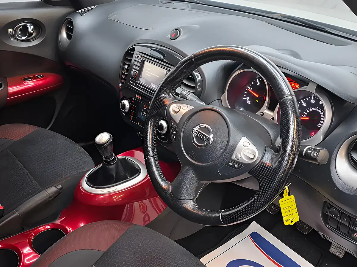 Used 2012 Nissan Juke Acenta Premium White - Interior and Exterior details 16
