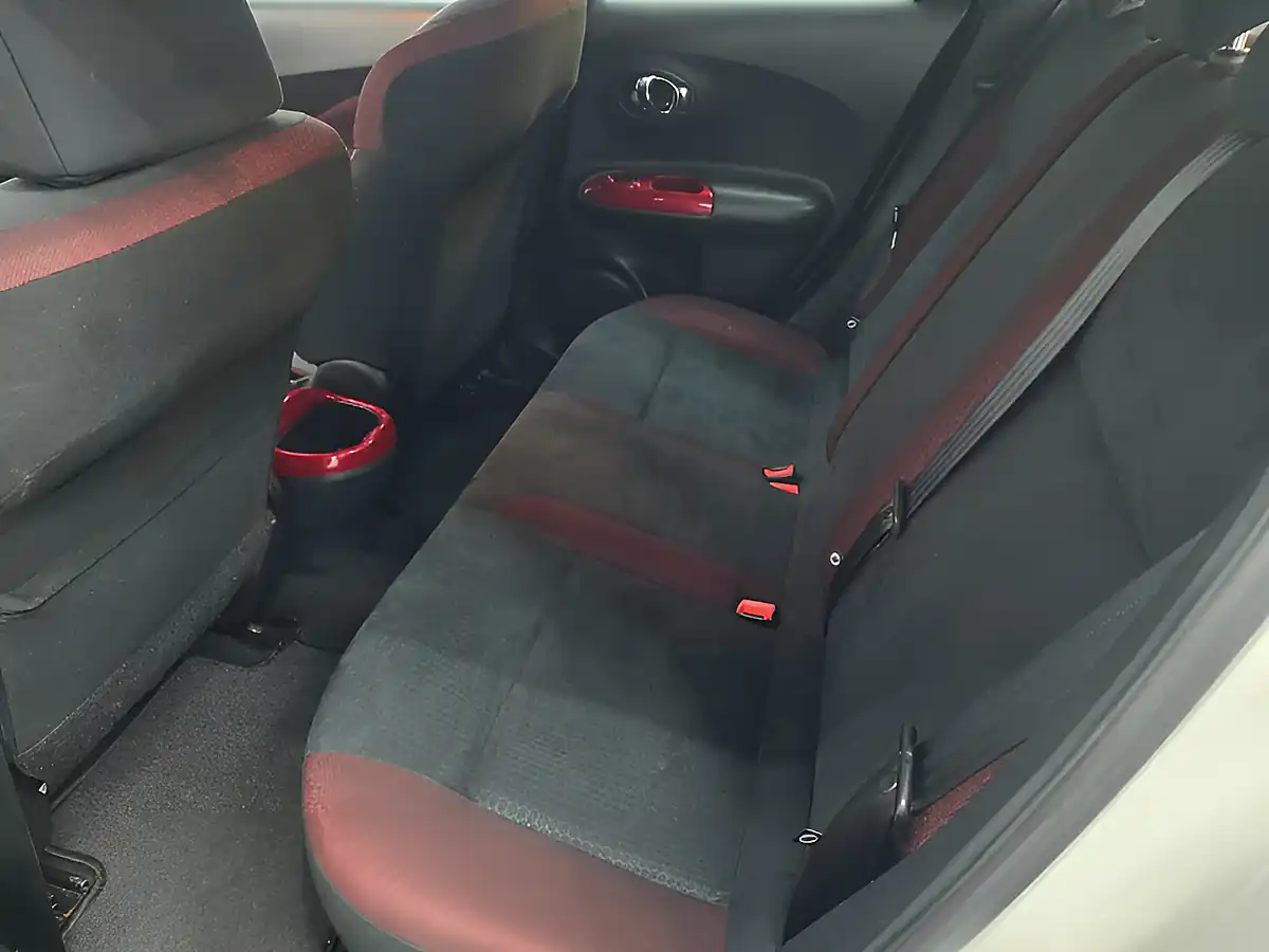 Used 2012 Nissan Juke Acenta Premium White - Interior and Exterior details 17
