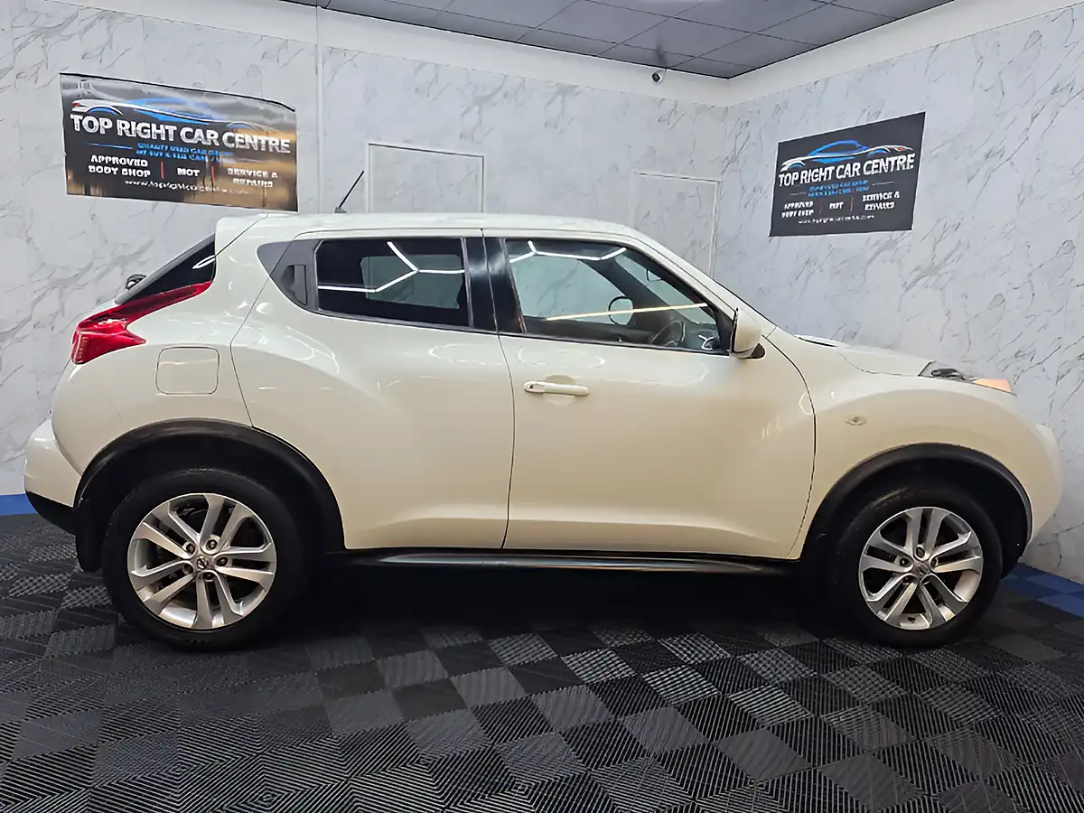 Used 2012 Nissan Juke Acenta Premium White - Interior and Exterior details 9