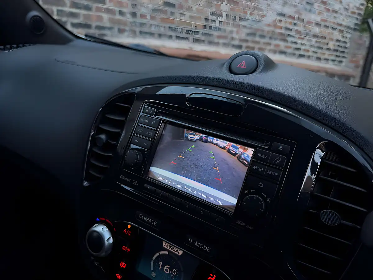 Used 2012 Nissan Juke Acenta Premium White - Interior and Exterior details 13