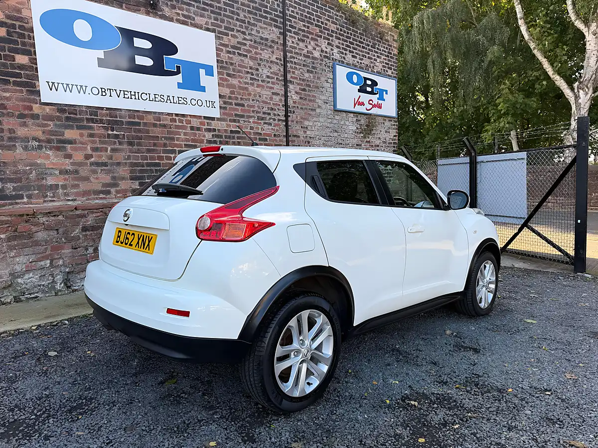 Used 2012 Nissan Juke Acenta Premium White - Interior and Exterior details 3