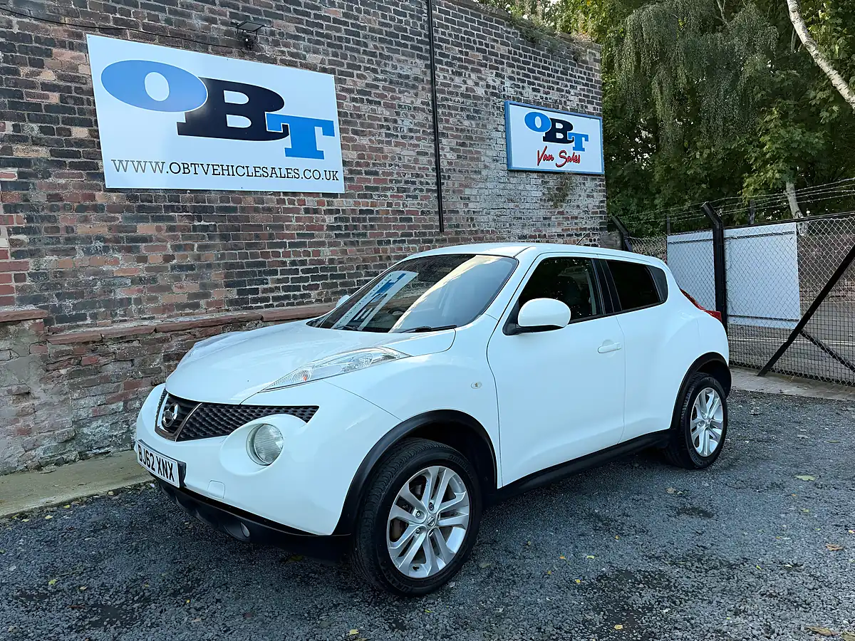 Used 2012 Nissan Juke Acenta Premium White - Interior and Exterior details 4