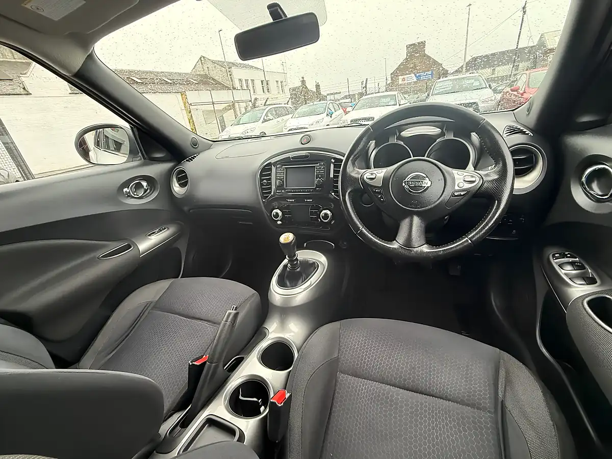 Used 2012 Nissan Juke Acenta Premium White - Interior and Exterior details 12