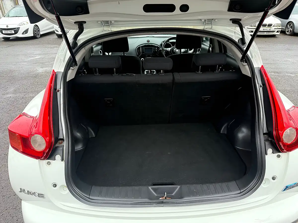 Used 2012 Nissan Juke Acenta Premium White - Interior and Exterior details 13