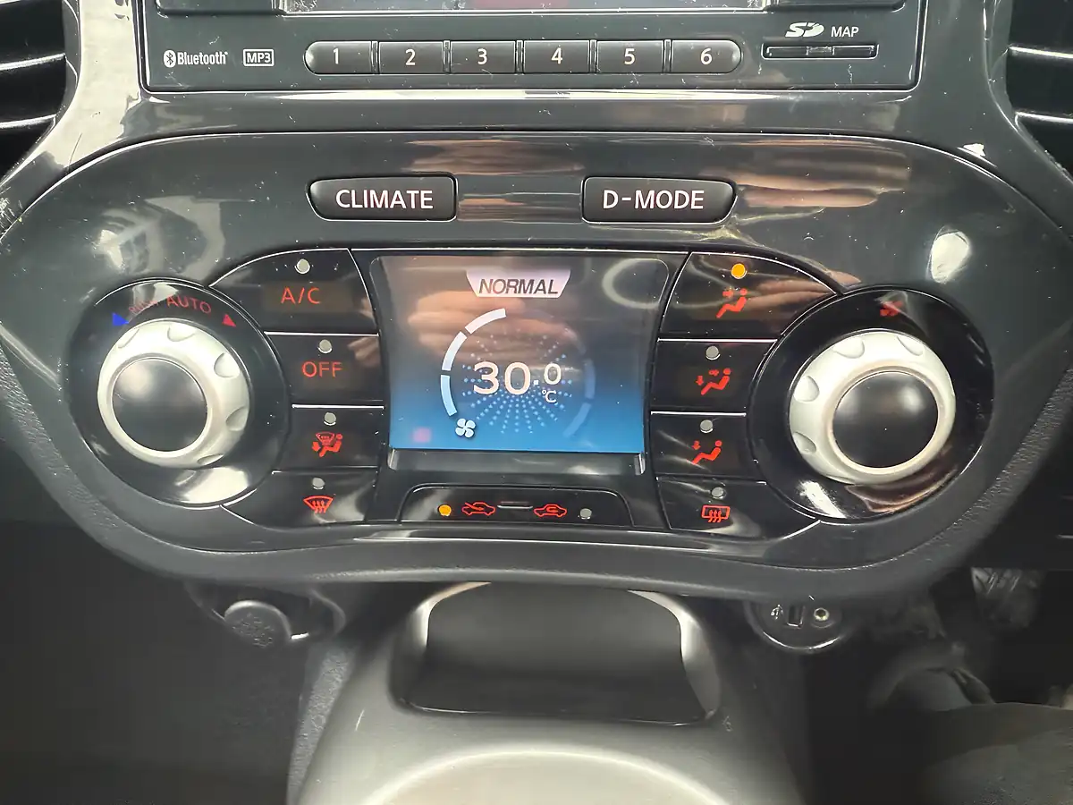 Used 2012 Nissan Juke Acenta Premium White - Interior and Exterior details 17