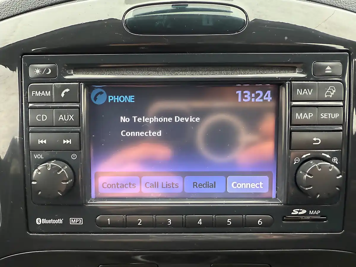Used 2012 Nissan Juke Acenta Premium White - Interior and Exterior details 19
