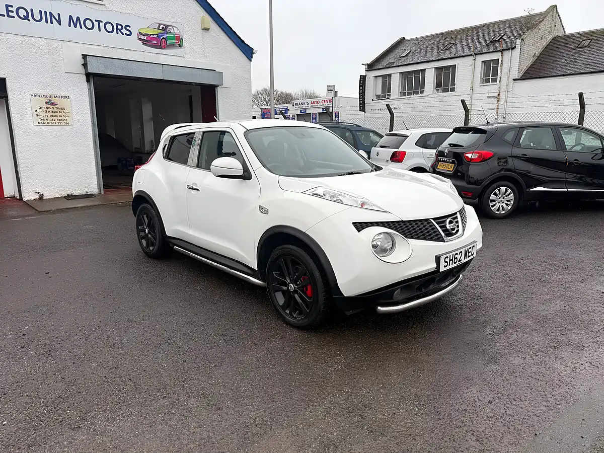 Used 2012 Nissan Juke Acenta Premium White - Interior and Exterior details 3