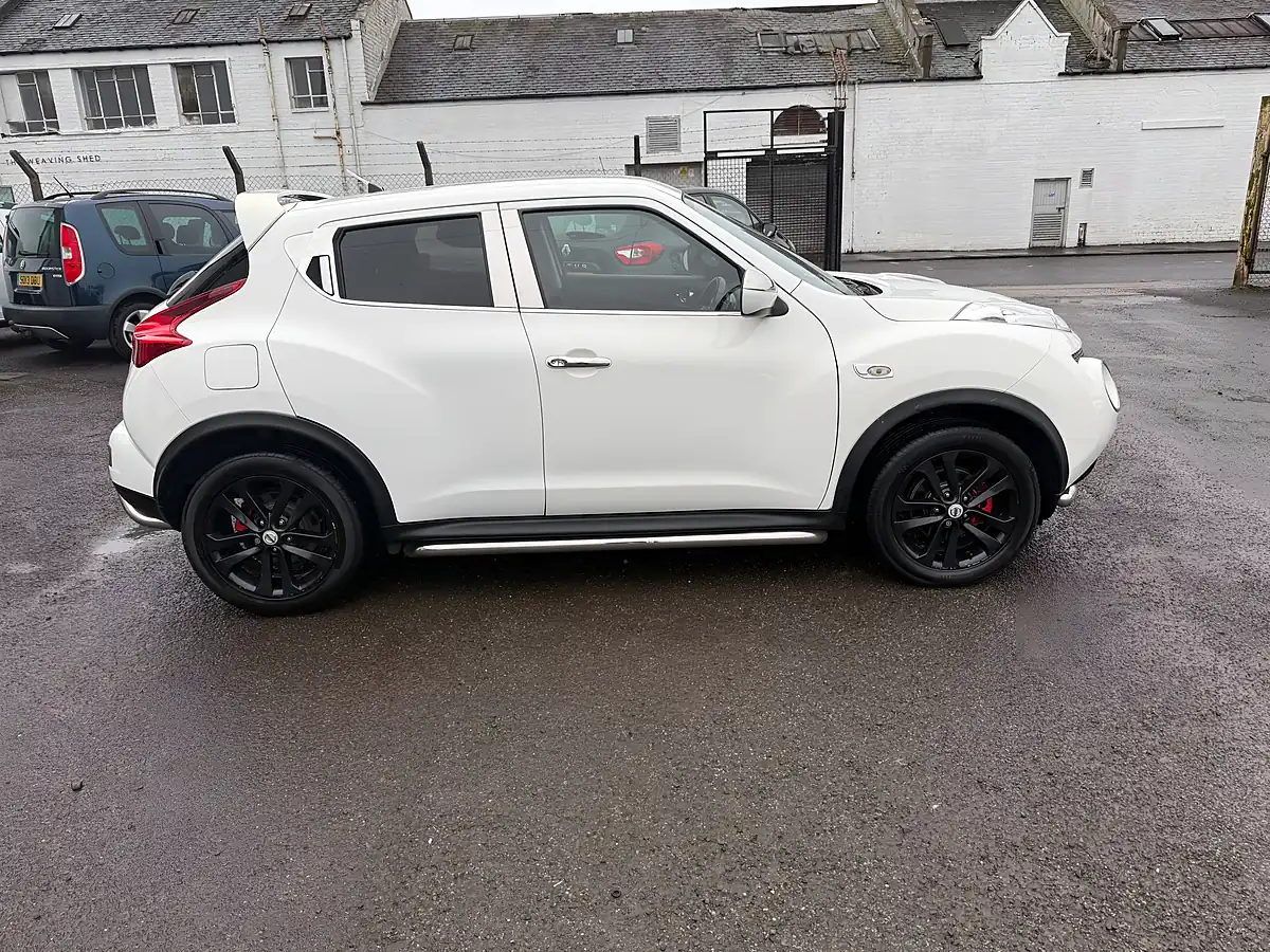 Used 2012 Nissan Juke Acenta Premium White - Interior and Exterior details 4