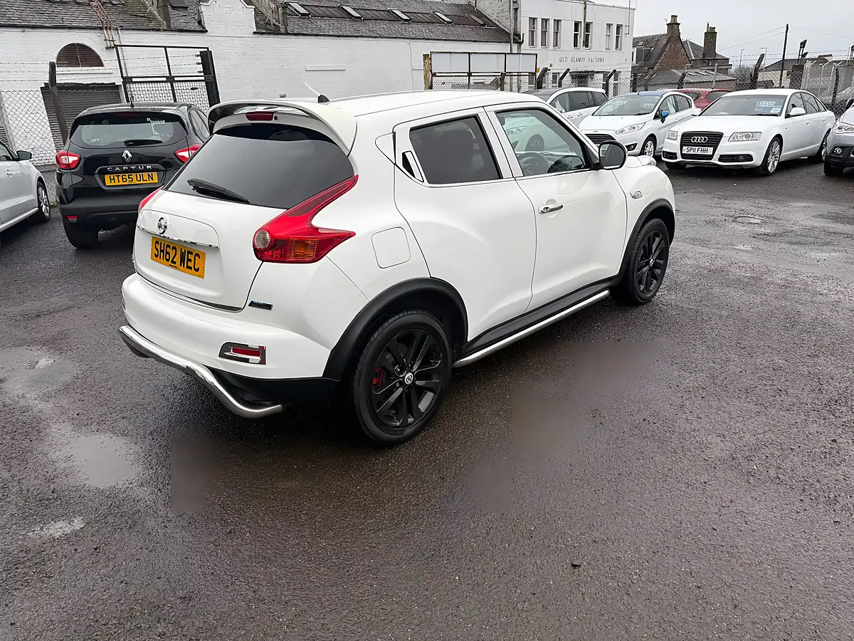 Used 2012 Nissan Juke Acenta Premium White - Interior and Exterior details 5