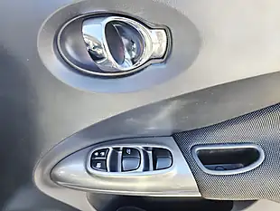 Used 2012 Nissan Juke Acenta Silver - Interior and Exterior details 13