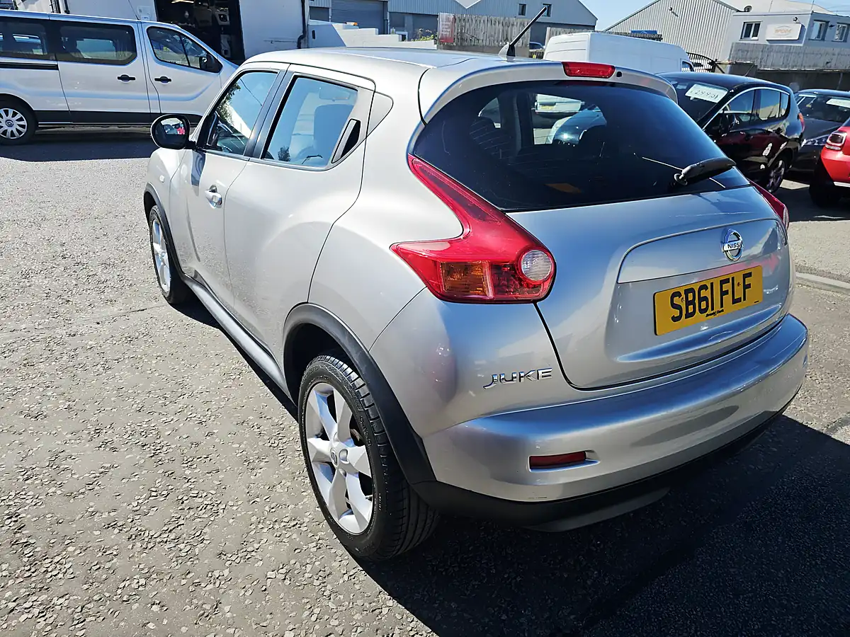 Used 2012 Nissan Juke Acenta Silver - Interior and Exterior details 2